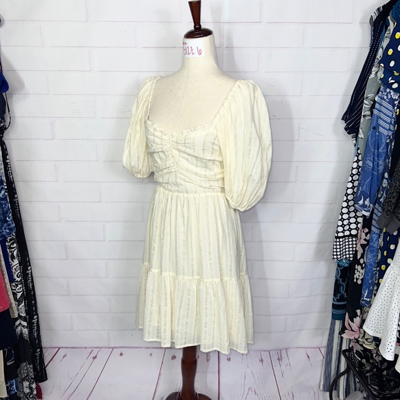 NWOT |•HEARTLOOM•| Cute Little Ivory With Gold Dress Size Medium (1 of 2) - Picture 4 of 11